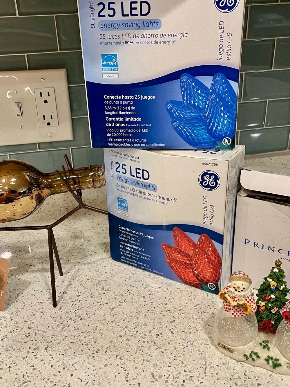 GE 25 LED Energy Saving Lights - Blue & Red, Princess House S & P Shakers, Light